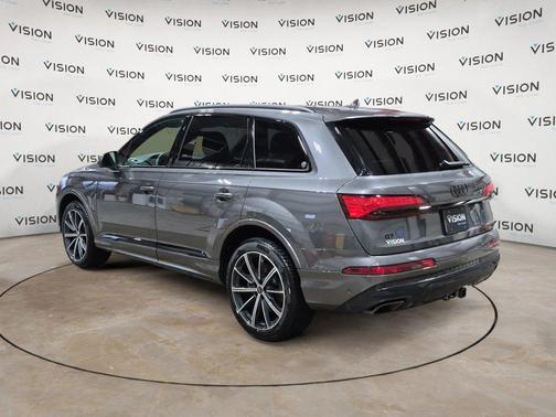 2025 Audi Q7 45 Premium Plus