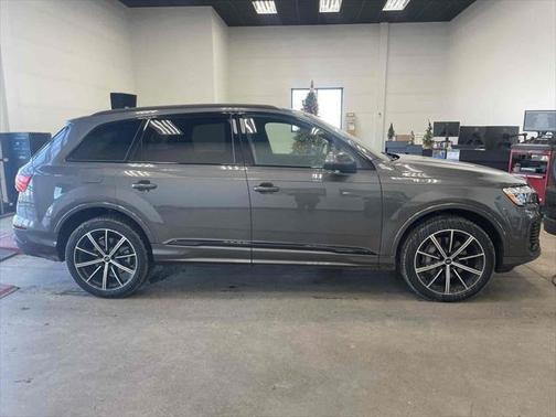 2025 Audi Q7 45 Premium Plus