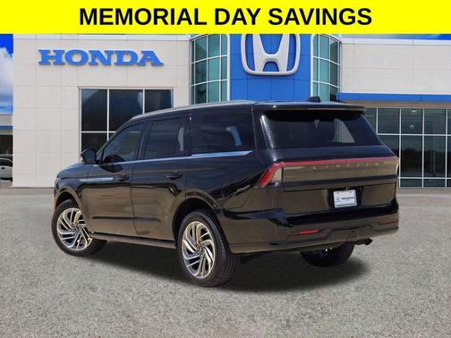 Black Metallic 2025 Lincoln Navigator Reserve