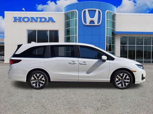 White 2026 Honda Odyssey EX-L