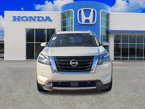 2022 Nissan Pathfinder Platinum