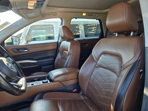 2022 Nissan Pathfinder Platinum