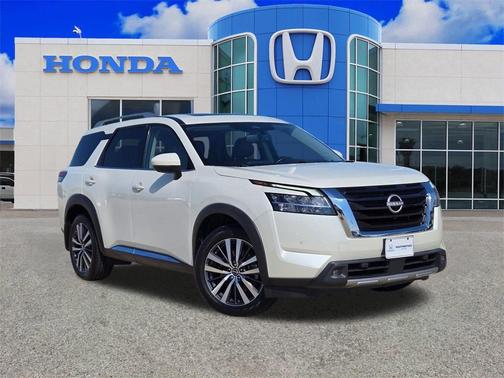 2022 Nissan Pathfinder Platinum