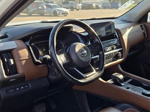 2022 Nissan Pathfinder Platinum