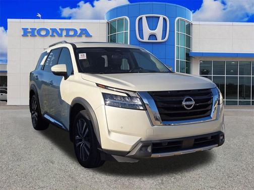 2022 Nissan Pathfinder Platinum