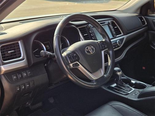 2019 Toyota Highlander Limited Platinum