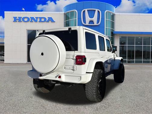 2022 Jeep Wrangler Unlimited Sahara High Altitude