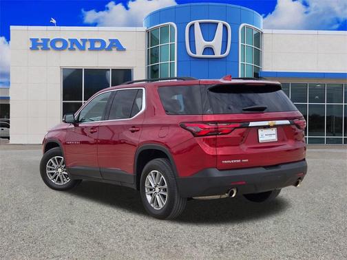 2023 Chevrolet Traverse LT Leather