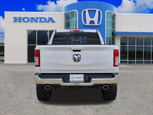 Bright White Clearcoat 2022 RAM 1500 Big Horn