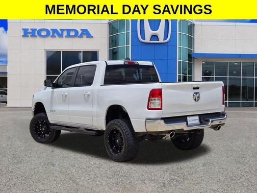 Bright White Clearcoat 2022 RAM 1500 Big Horn