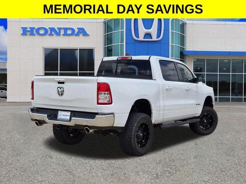 Bright White Clearcoat 2022 RAM 1500 Big Horn