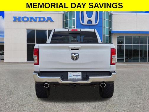 Bright White Clearcoat 2022 RAM 1500 Big Horn