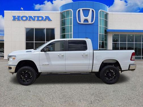 Bright White Clearcoat 2022 RAM 1500 Big Horn