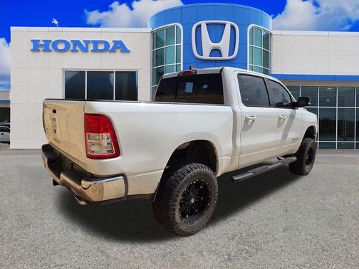 Bright White Clearcoat 2022 RAM 1500 Big Horn