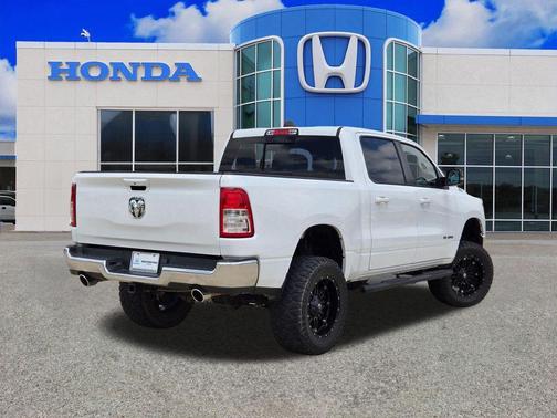 Bright White Clearcoat 2022 RAM 1500 Big Horn