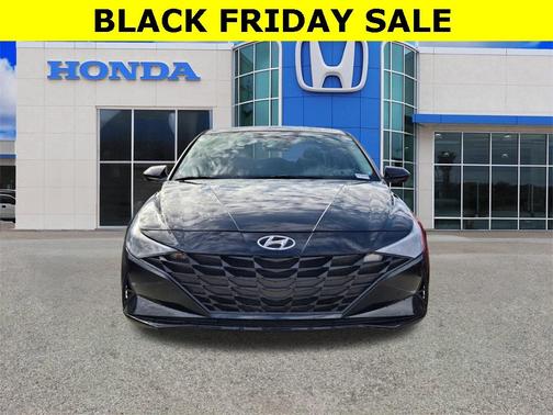 2023 Hyundai ELANTRA SE