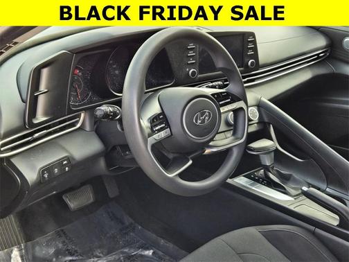 2023 Hyundai ELANTRA SE