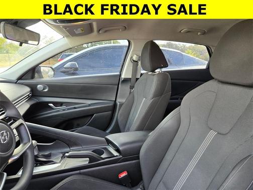 2023 Hyundai ELANTRA SE