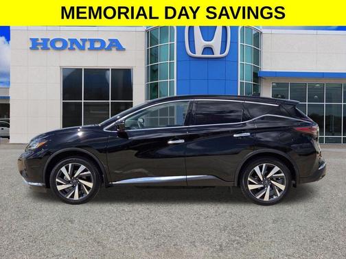 Black 2023 Nissan Murano SL