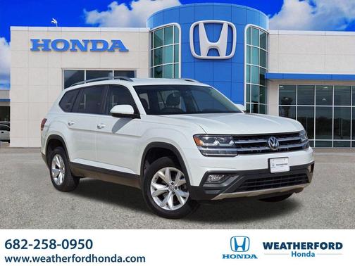 Pure White 2018 Volkswagen Atlas 2.0T SE