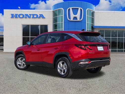 2023 Hyundai TUCSON SE