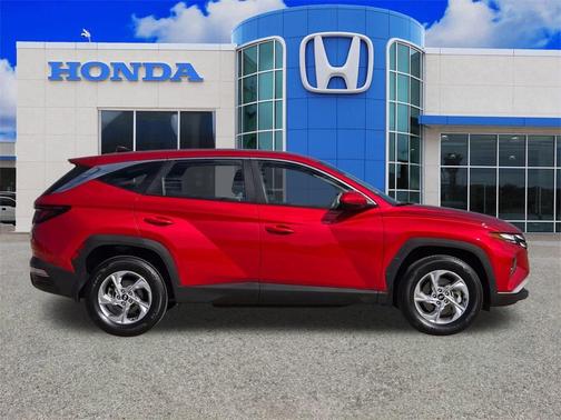 2023 Hyundai TUCSON SE