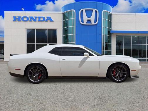 White Knuckle Clearcoat 2023 Dodge Challenger GT