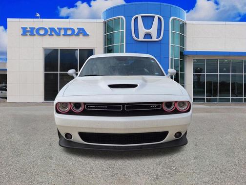 White Knuckle Clearcoat 2023 Dodge Challenger GT