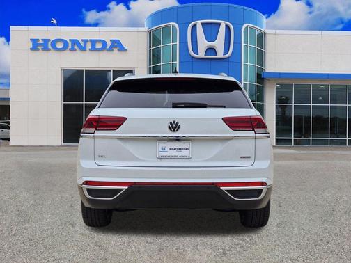 Pure White 2022 Volkswagen Atlas Cross Sport 2.0T SEL