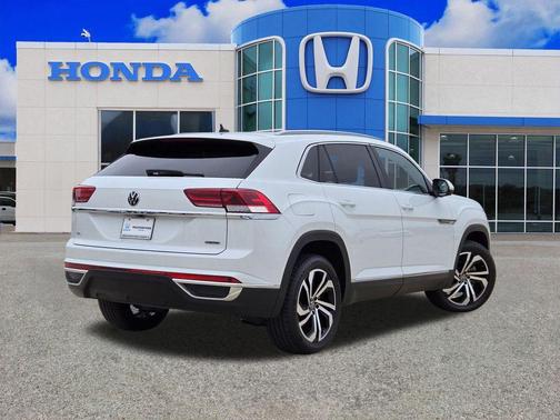 Pure White 2022 Volkswagen Atlas Cross Sport 2.0T SEL