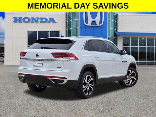 Pure White 2022 Volkswagen Atlas Cross Sport 2.0T SEL