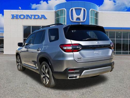 2023 Honda Pilot Touring