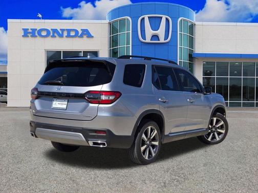 2023 Honda Pilot Touring