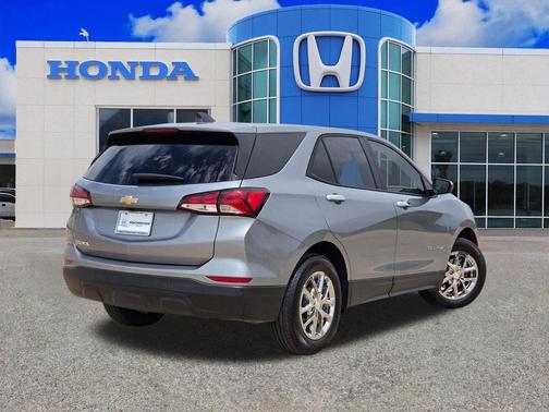 Sterling Gray Metallic 2024 Chevrolet Equinox LS