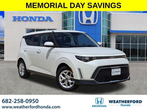 Snow White Pearl 2024 Kia Soul LX
