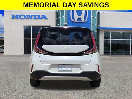 Snow White Pearl 2024 Kia Soul LX