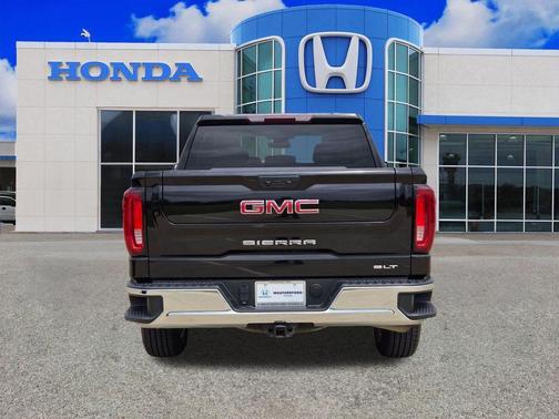 Onyx Black 2024 GMC Sierra 1500 SLT
