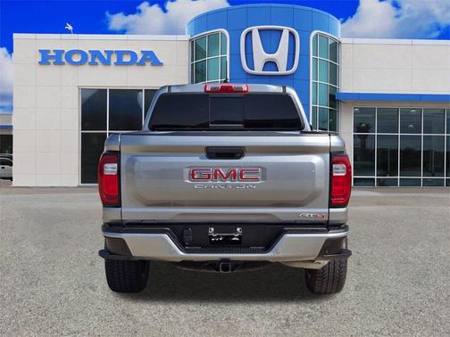 2024 GMC Canyon AT4