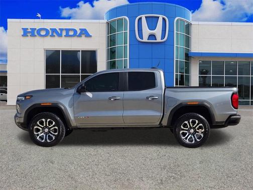 2024 GMC Canyon AT4