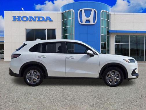White 2026 Honda HR-V LX