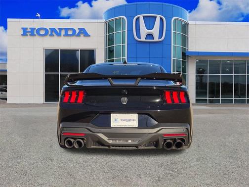 2025 Ford Mustang Dark Horse