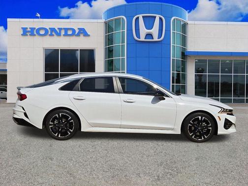 Glacial White Pearl 2023 Kia K5 GT-Line