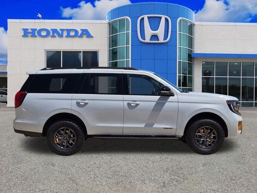 Silver Metallic 2025 Ford Expedition Tremor