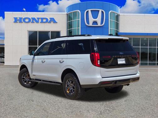 Silver Metallic 2025 Ford Expedition Tremor