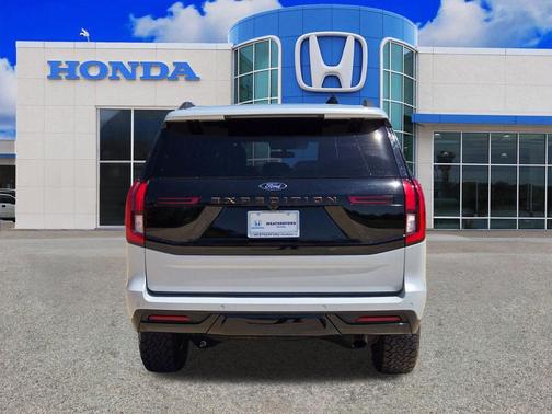 Silver Metallic 2025 Ford Expedition Tremor