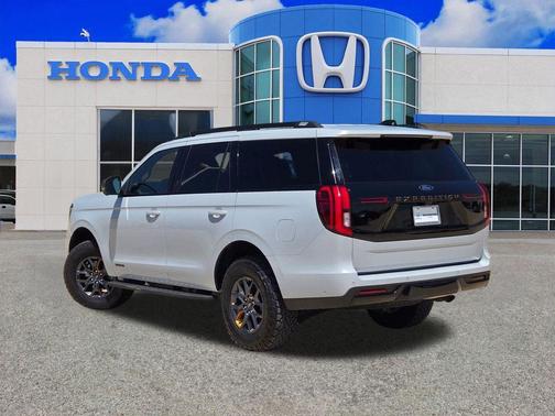 Silver Metallic 2025 Ford Expedition Tremor