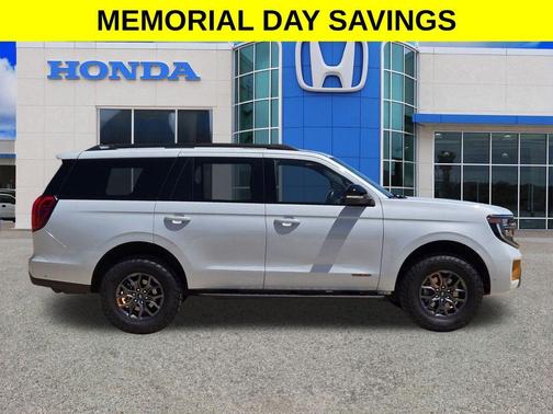 Silver Metallic 2025 Ford Expedition Tremor