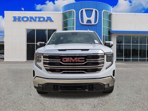 Summit White 2025 GMC Sierra 1500 SLT