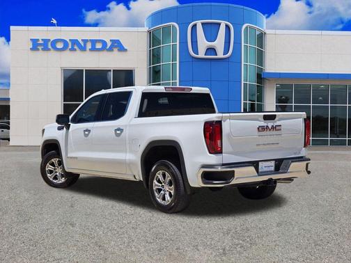 Summit White 2025 GMC Sierra 1500 SLT