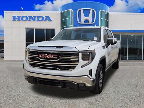 Summit White 2025 GMC Sierra 1500 SLT